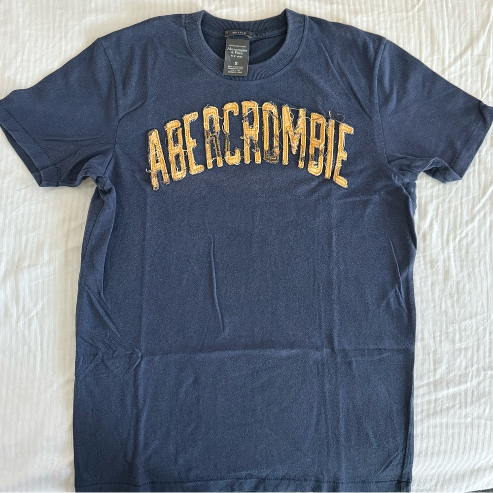 Men Abercrombie Tshirt Sz S navy yellow